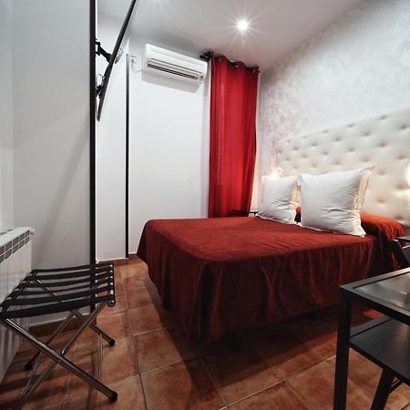 Hostal Las Fuentes (Adults Only) Madrid Bagian luar foto