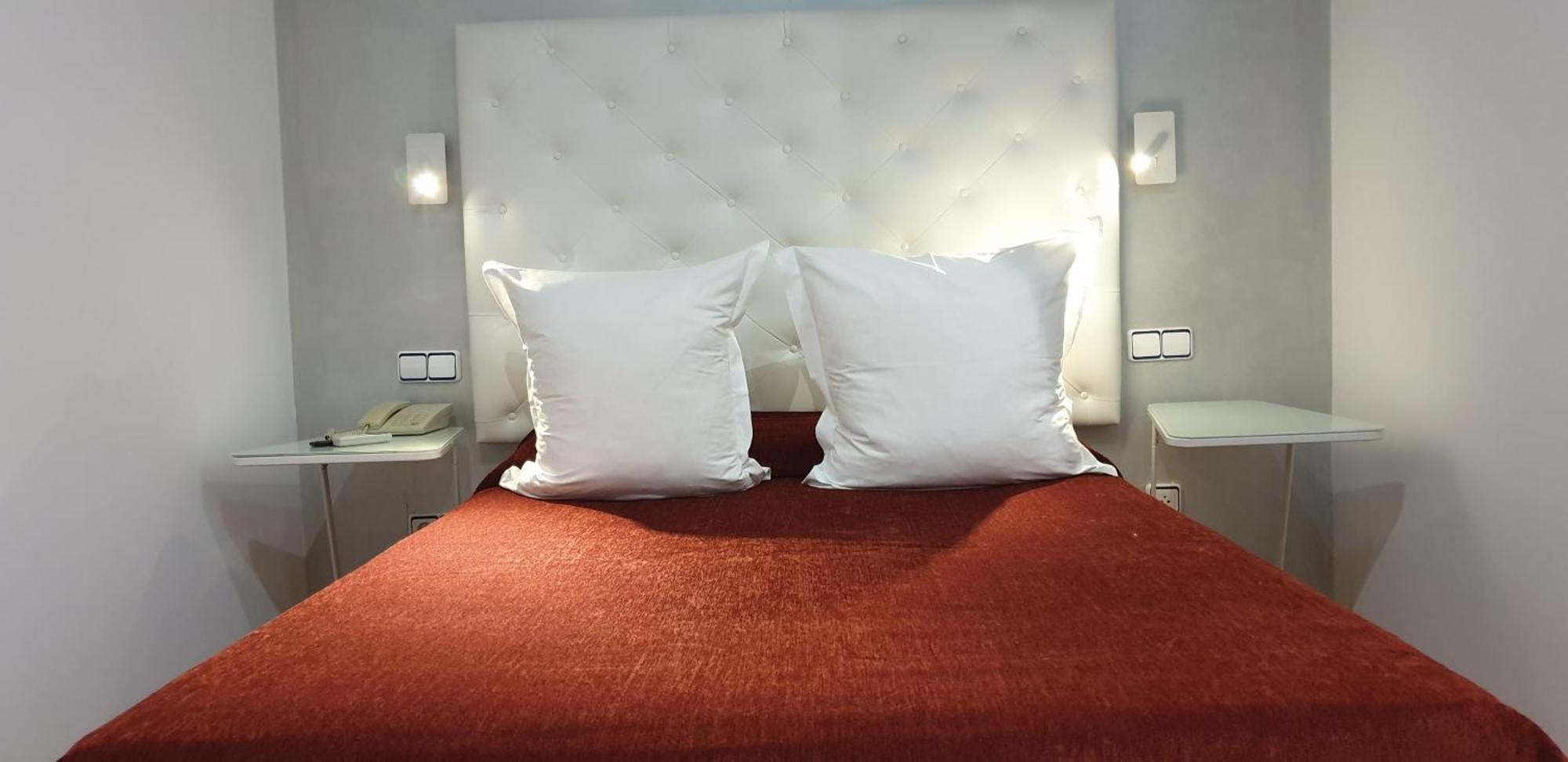 Hostal Las Fuentes (Adults Only) Madrid Bagian luar foto