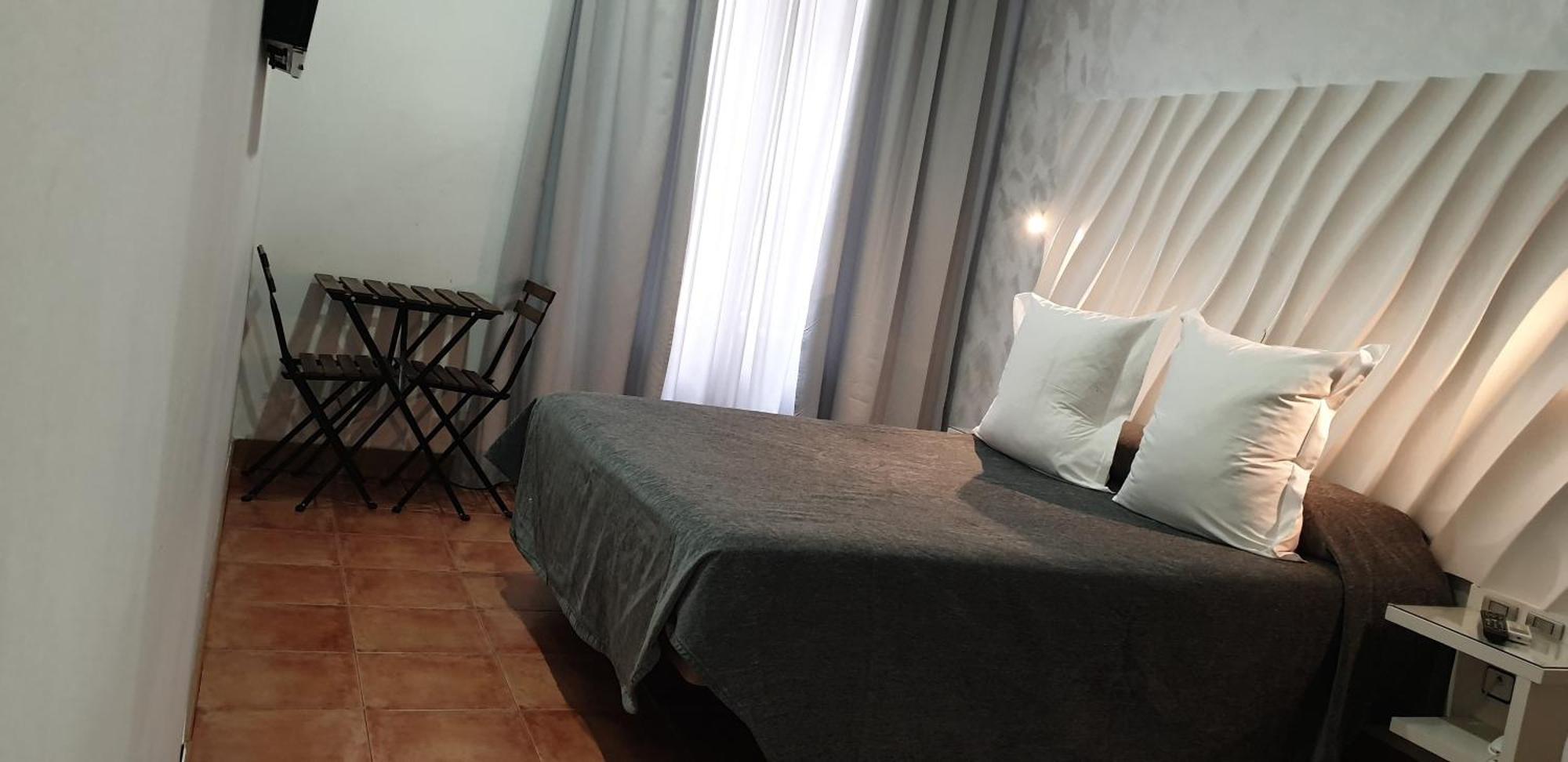 Hostal Las Fuentes (Adults Only) Madrid Bagian luar foto