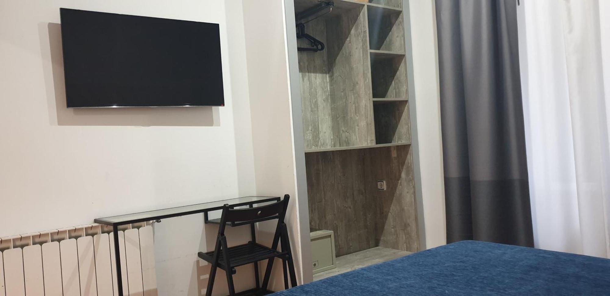 Hostal Las Fuentes (Adults Only) Madrid Bagian luar foto