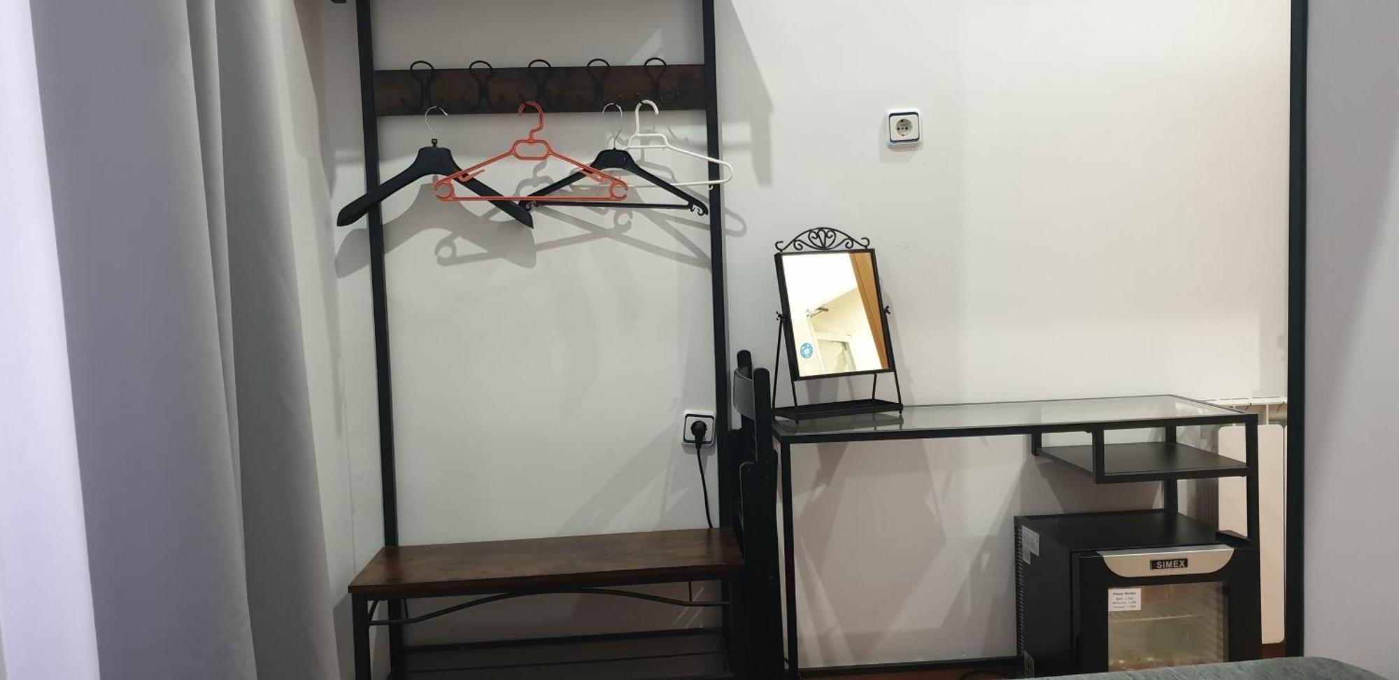 Hostal Las Fuentes (Adults Only) Madrid Bagian luar foto